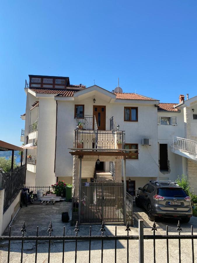 Apartments Savina Smjestaj Herceg Novi Exterior photo